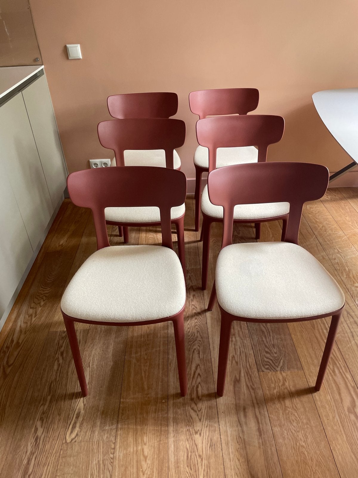 Set van 6 moderne eetkamerstoelen - Roodbruin met stof, Ophalen, Kunststof, Overige kleuren, Zo goed als nieuw