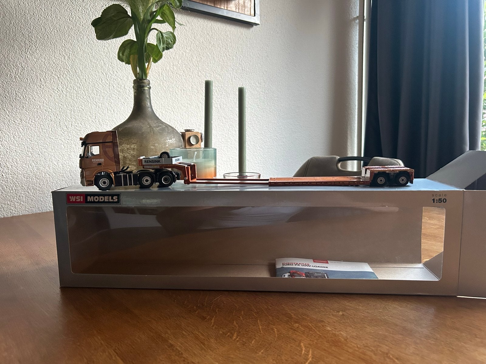 WSI Models Rensink Mercedes met verstelbare dieplader 1:50, Hobby en Vrije tijd, Modelauto's | 1:50, Ophalen of Verzenden, Zo goed als nieuw