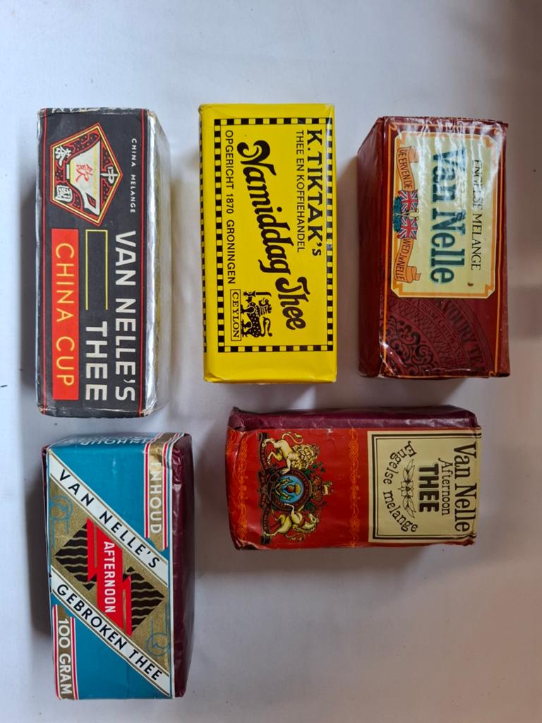 5 verschillende pakjes Thee vol en in goede staat, Ophalen of Verzenden, Zo goed als nieuw, Verpakking