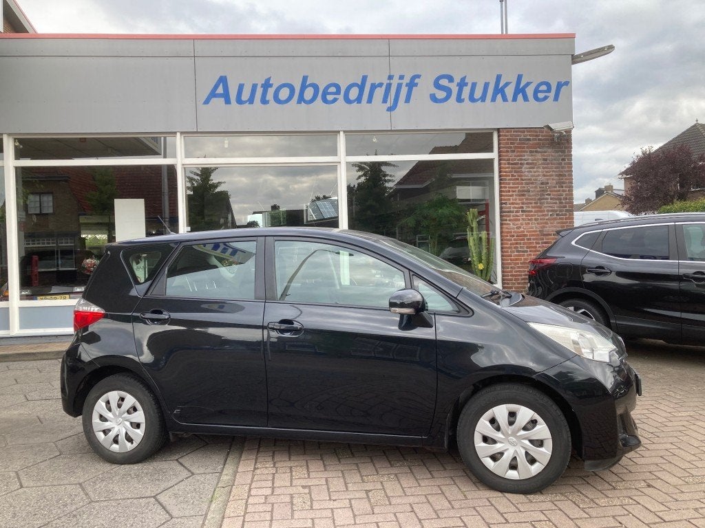 Toyota VERSO-S 1.33 VVT-i Aspiration  Trekhaak 124.800 km., Auto's, Gebruikt, 4 cilinders, Bedrijf, 99 pk