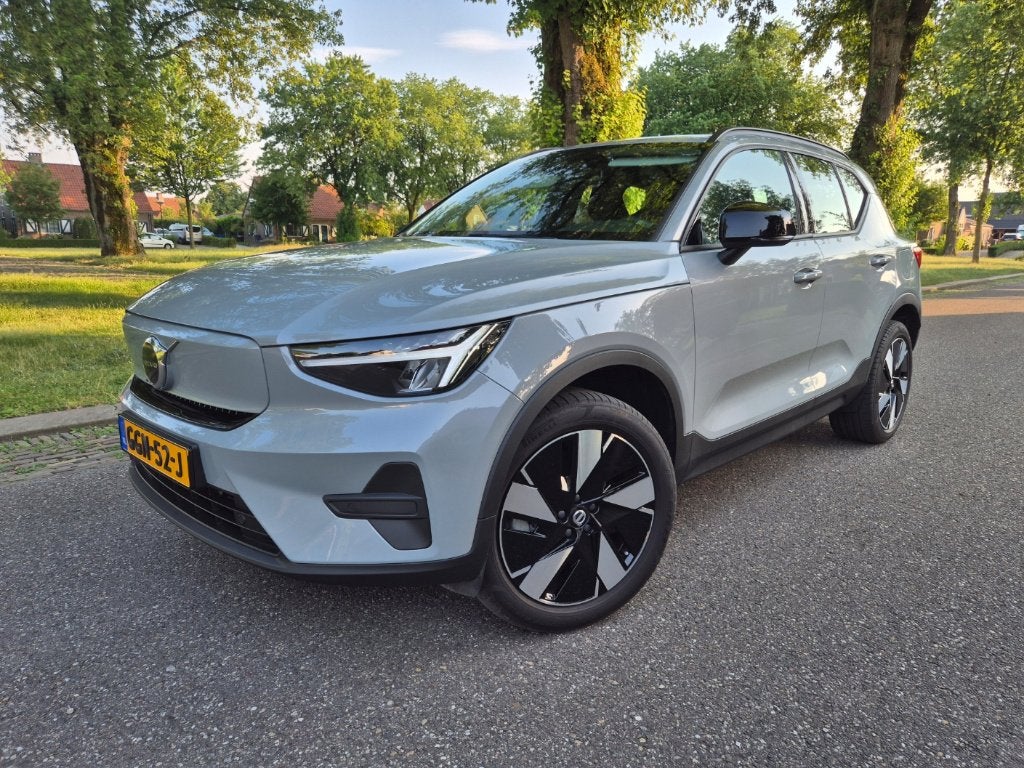 Volvo EX40 Single Motor 70 kWh Essential | Camera | Cruise, Auto's, Automaat, Zwart, 435 min, Elektrisch