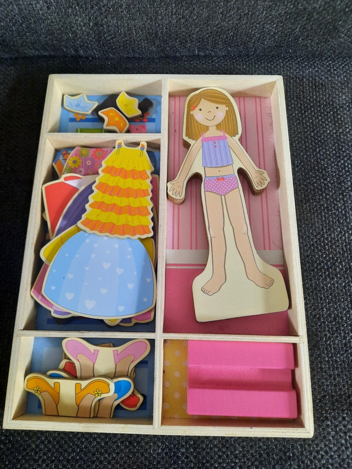 Houten aankleedpop met magnetische kleding, Ophalen, Gebruikt, Overige typen