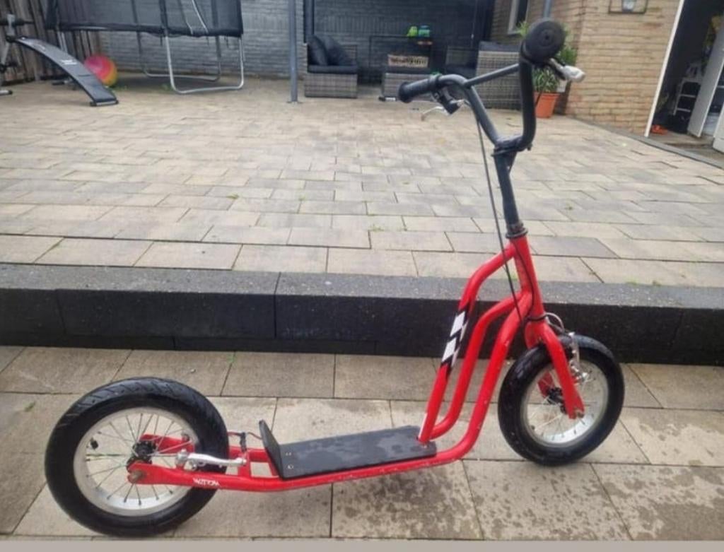 Rode Kickbike Step met Handrem - Gebruikt, Fietsen en Brommers, Steps, Ophalen of Verzenden