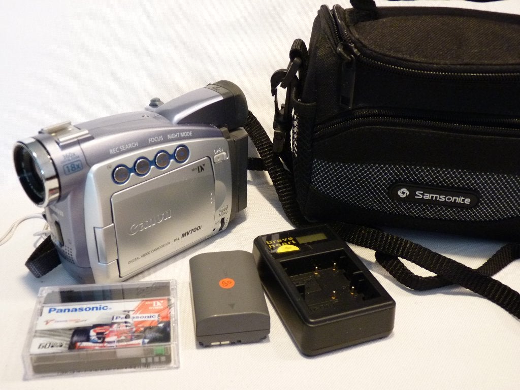 Canon MV700i  MiniDV met accu, oplader, tas , 18x zoom, Canon, Ophalen of Verzenden, Zo goed als nieuw, 8 tot 20x