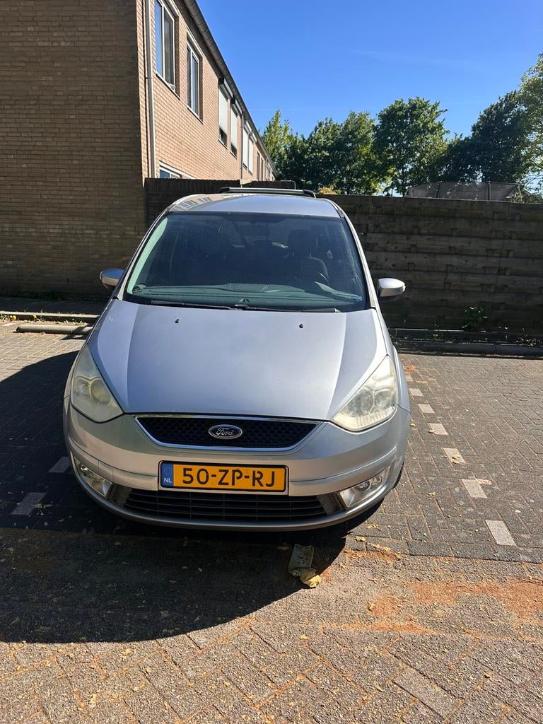 Ford Galaxy 2.0 16V 107KW 2008 Grijs, Auto's, Ford, Voorwielaandrijving, 145 pk, 4 cilinders, 7 stoelen