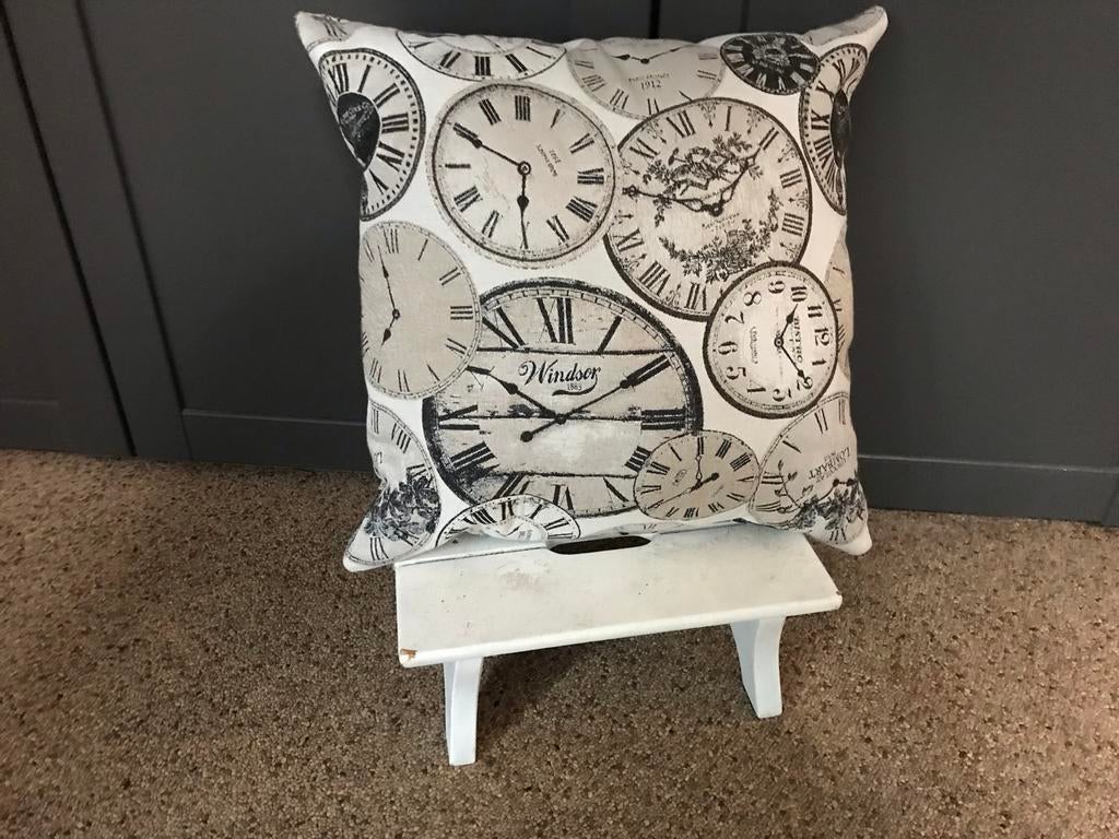 Decoratief kussen met klokkenprint - Zwart/Wit, Huis en Inrichting, Woonaccessoires | Kussens, Ophalen of Verzenden, Nieuw, Wit