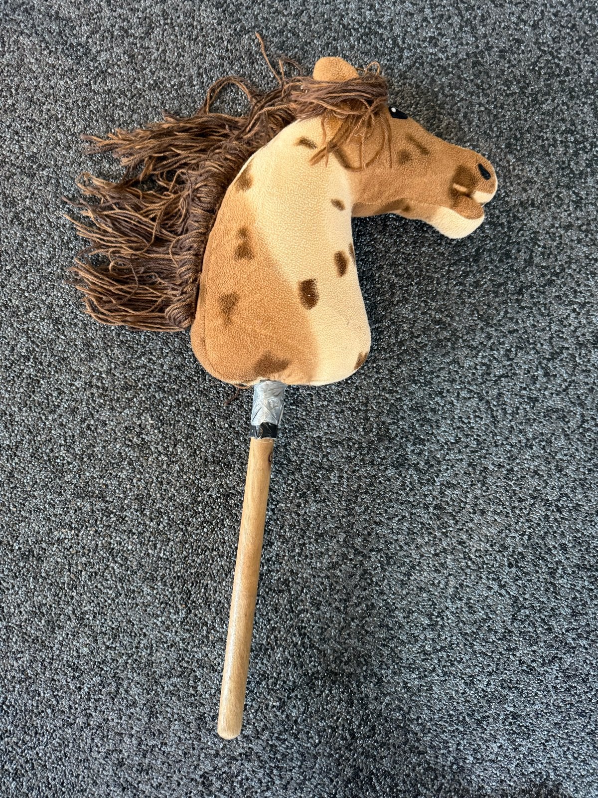 Stokpaardje bruin met vlekjes - 70 cm, Ophalen of Verzenden, Gebruikt, Jongen of Meisje