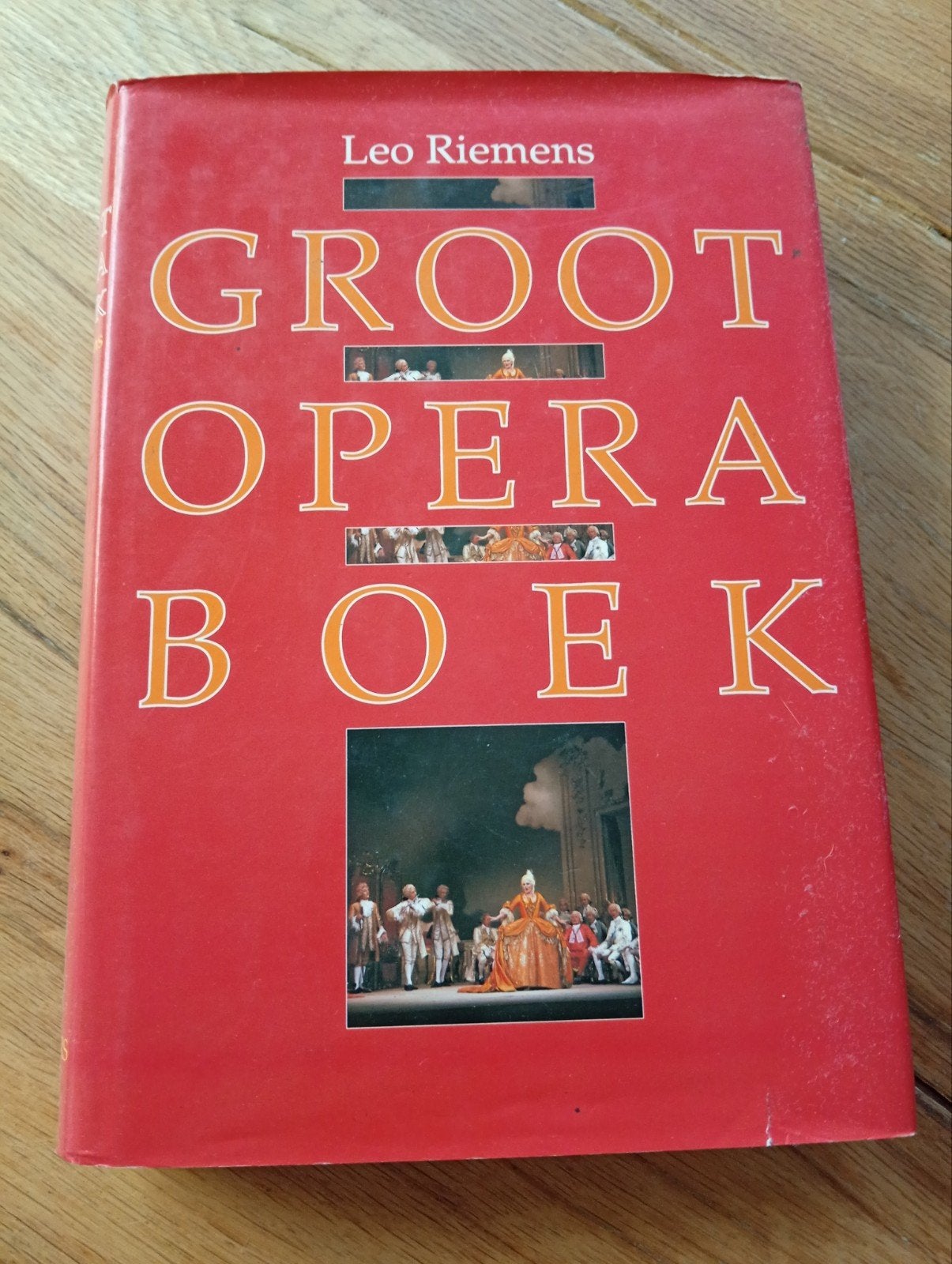 Groot Operaboek - Leo Riemens (ISBN 90 6825 061 2), Boeken, Gelezen, Leo Riemens, Ophalen of Verzenden, Algemeen