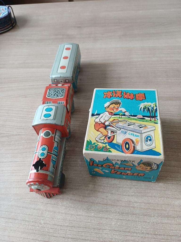 Blikken speelgoedtrein en doosje Clockwork Ice Cream Vendor, Antiek en Kunst, Ophalen of Verzenden