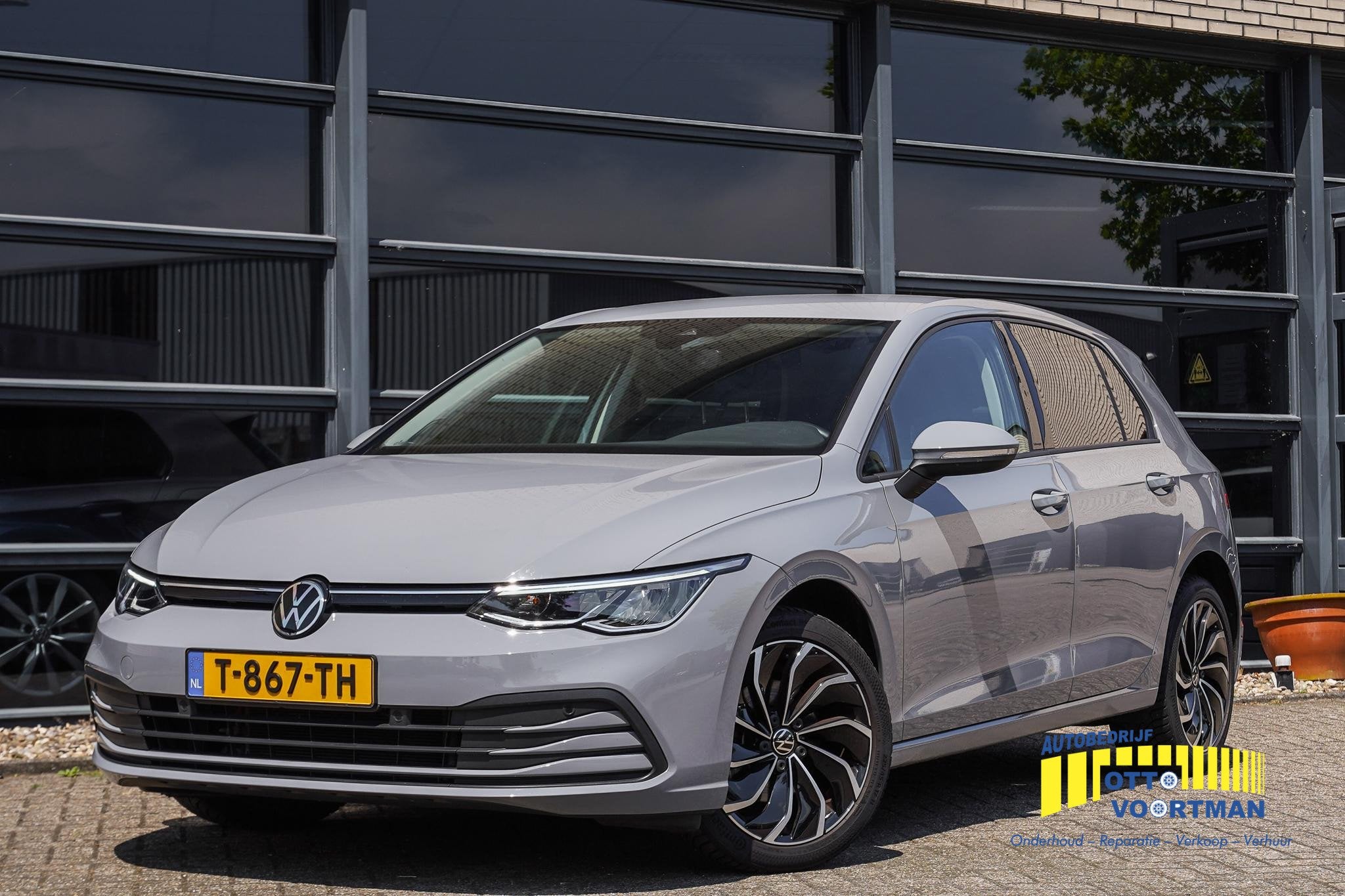 Volkswagen Golf 1.0 eTSI Life, Auto's, Stof, Gebruikt, Bedrijf, 650 kg