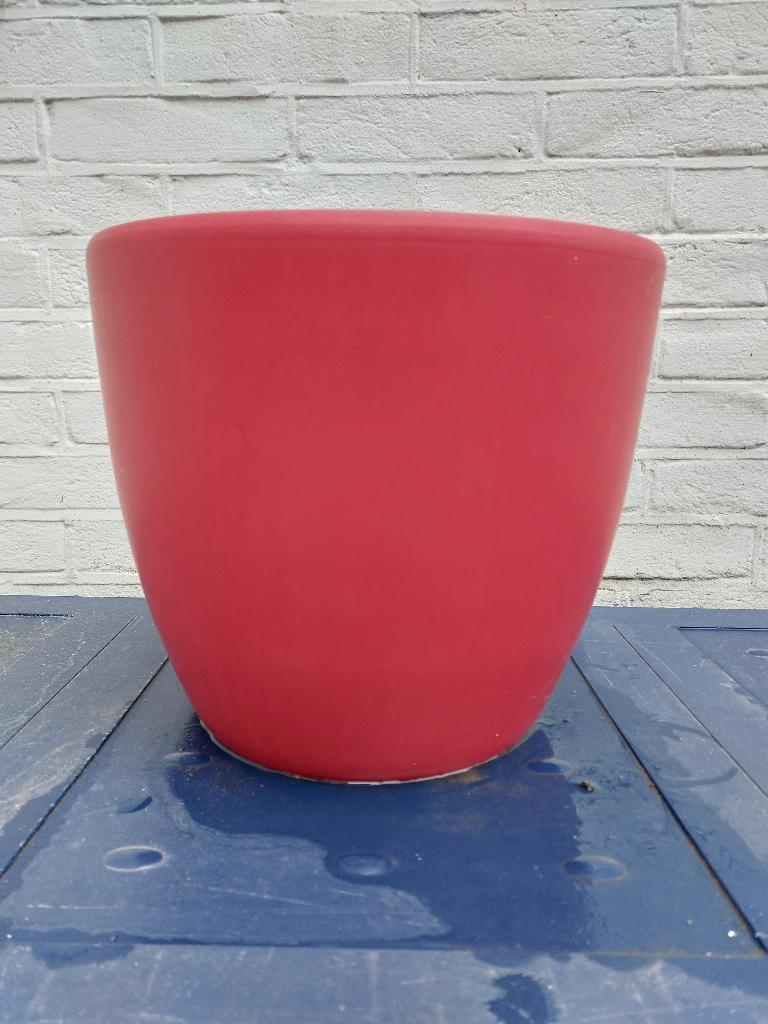 Keramisch bloempot voor binnen, rood, Rond, Binnen, Zo goed als nieuw, Minder dan 40 cm