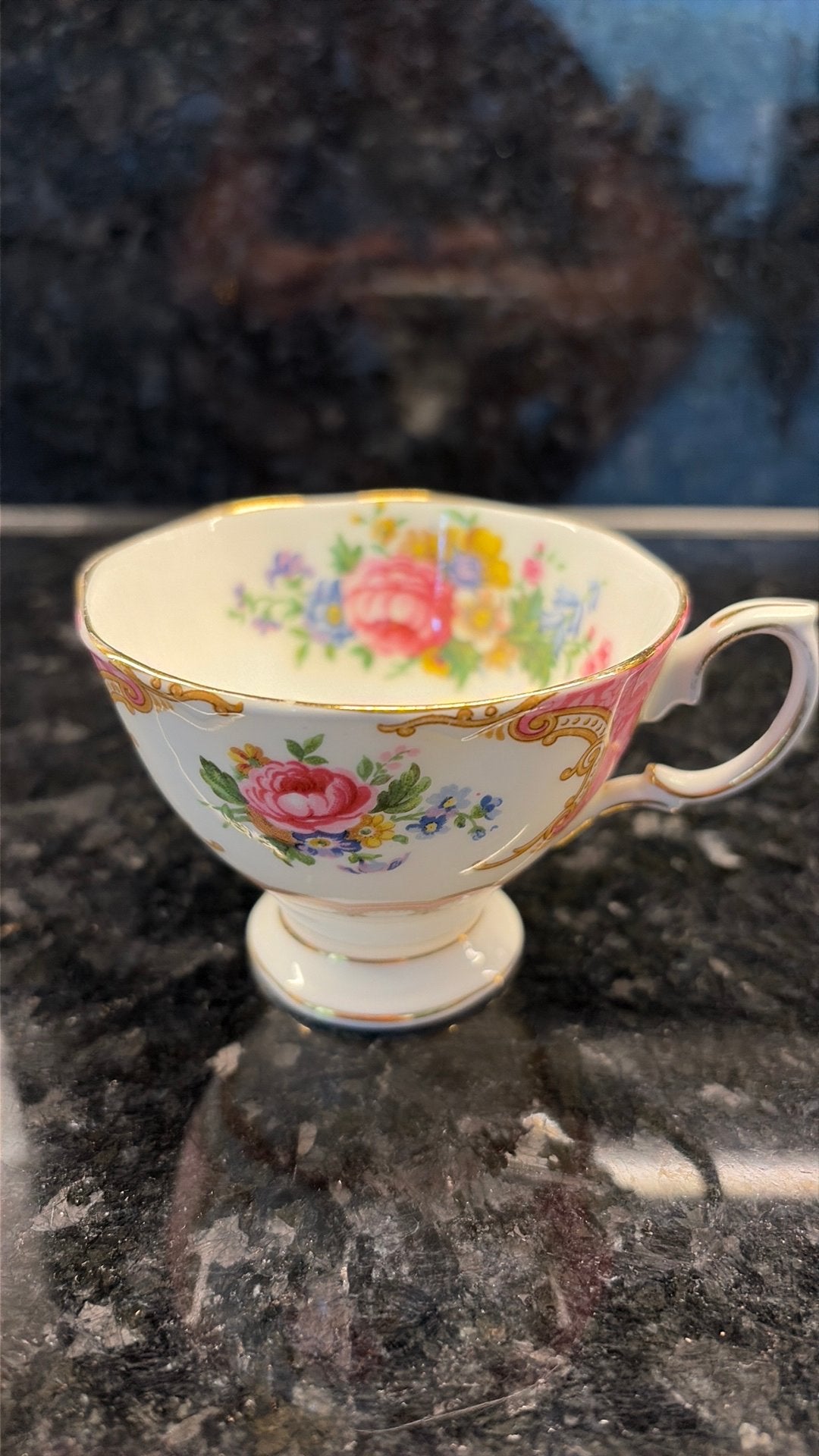 Theekopje Royal Albert Lady Carlyle, Ophalen