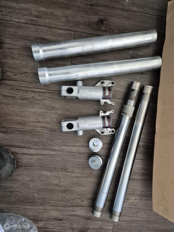 Voorvork vork showa SS Supersport Monster 600 750, Motoren, Gebruikt, Factorystore.service@ducati.com, Ophalen of Verzenden, Via Antonio Cavalieri Ducati, 74/5, 74/6, 40132 Bologna BO
