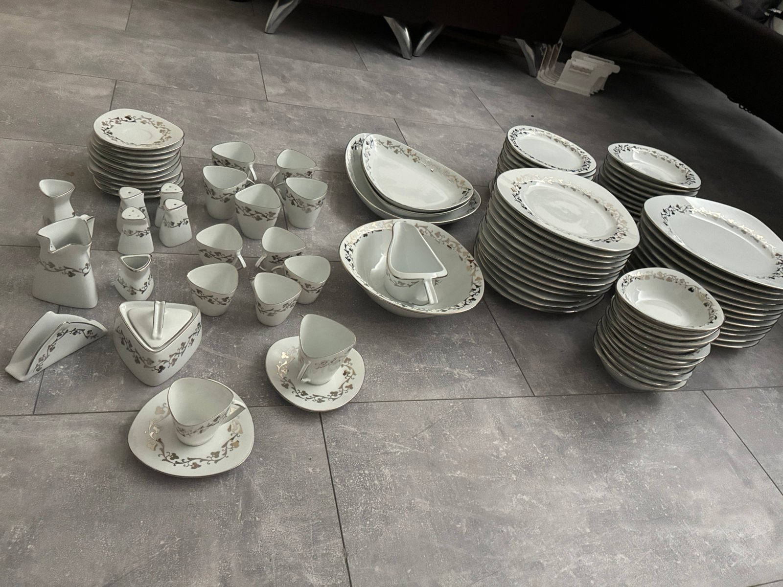 Uitgebreid servies van Kütahya Porselen, handgemaakt 2003, Ophalen, Overige merken, Klassiek, Zo goed als nieuw