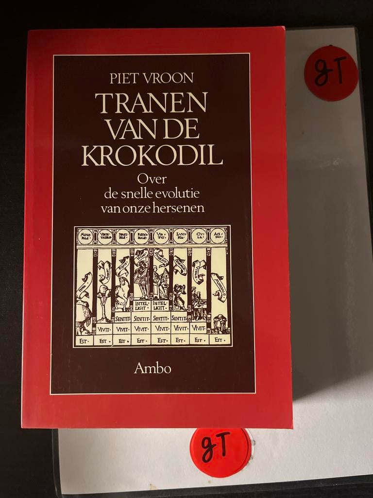 Piet Vroon - Tranen van de Krokodil, Boeken, Wetenschap, Zo goed als nieuw, Natuurwetenschap, Ophalen of Verzenden