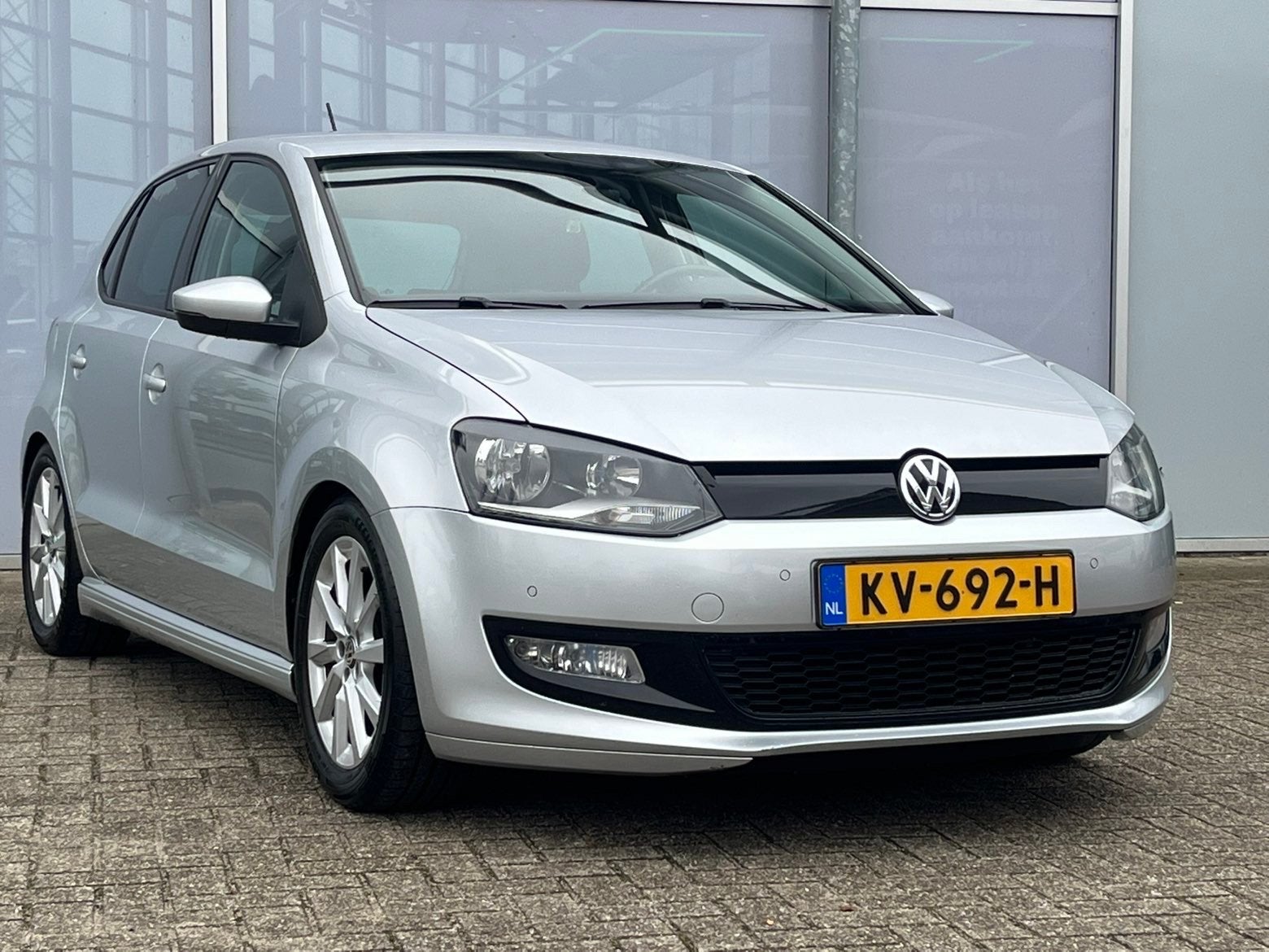 Volkswagen Polo 1.0 TSI comfort line 2017 Grijs, Auto's, Voorwielaandrijving, 40 €/maand, 1011 kg, 95 pk