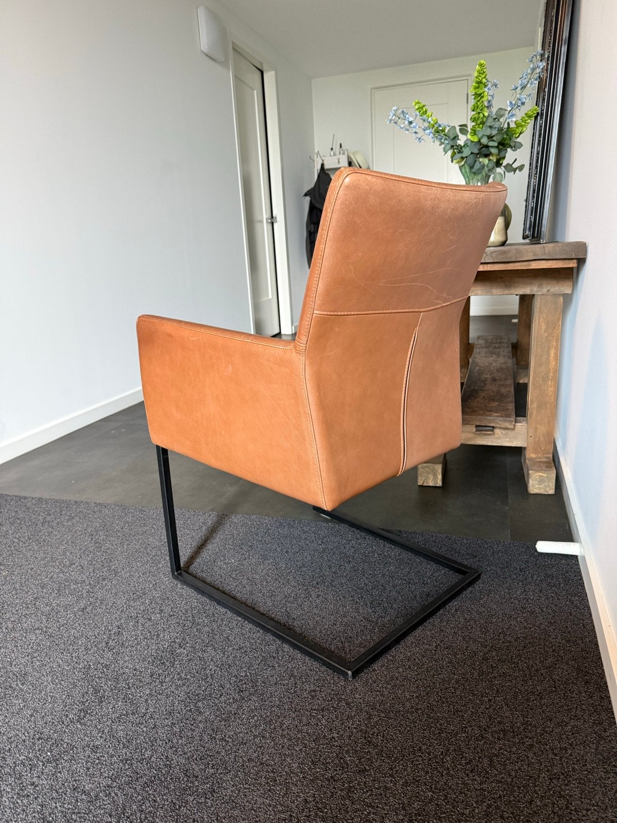 Set van 8 nette keukenstoelen van 100% kalfsleer, Huis en Inrichting, Ophalen, Bruin, Leer, Zo goed als nieuw