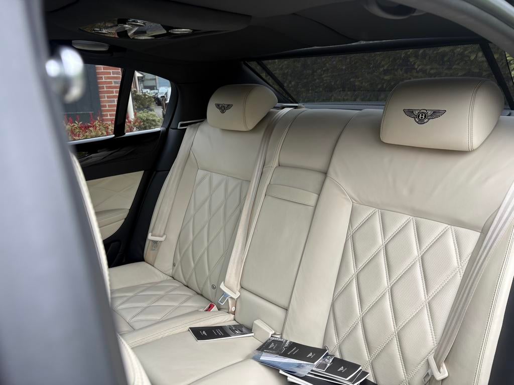 Bentley Continental 6.0 W12 Flying Spur Speed AUT 2009 Zwart, Auto's, Bentley, Automaat, Beige, 12 cilinders, Continental