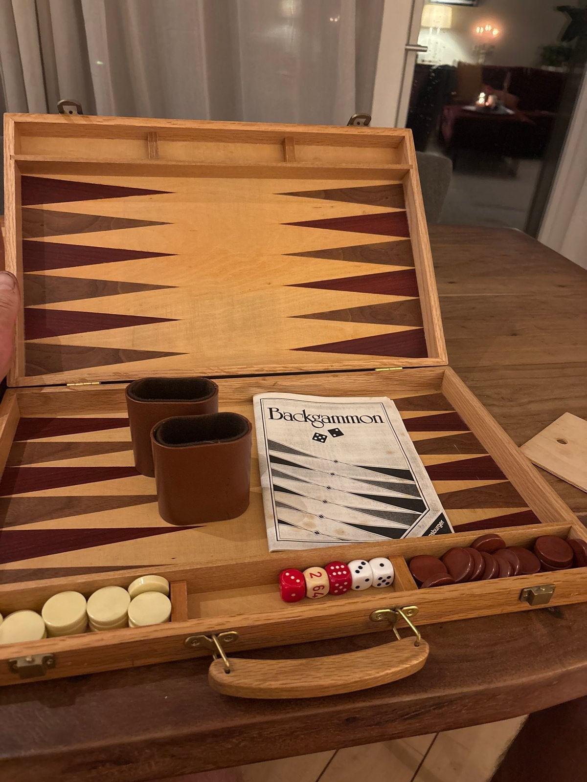 Houten Backgammon spel - Compleet met handleiding, Een of twee spelers, Ophalen of Verzenden, Zo goed als nieuw, Reisspel