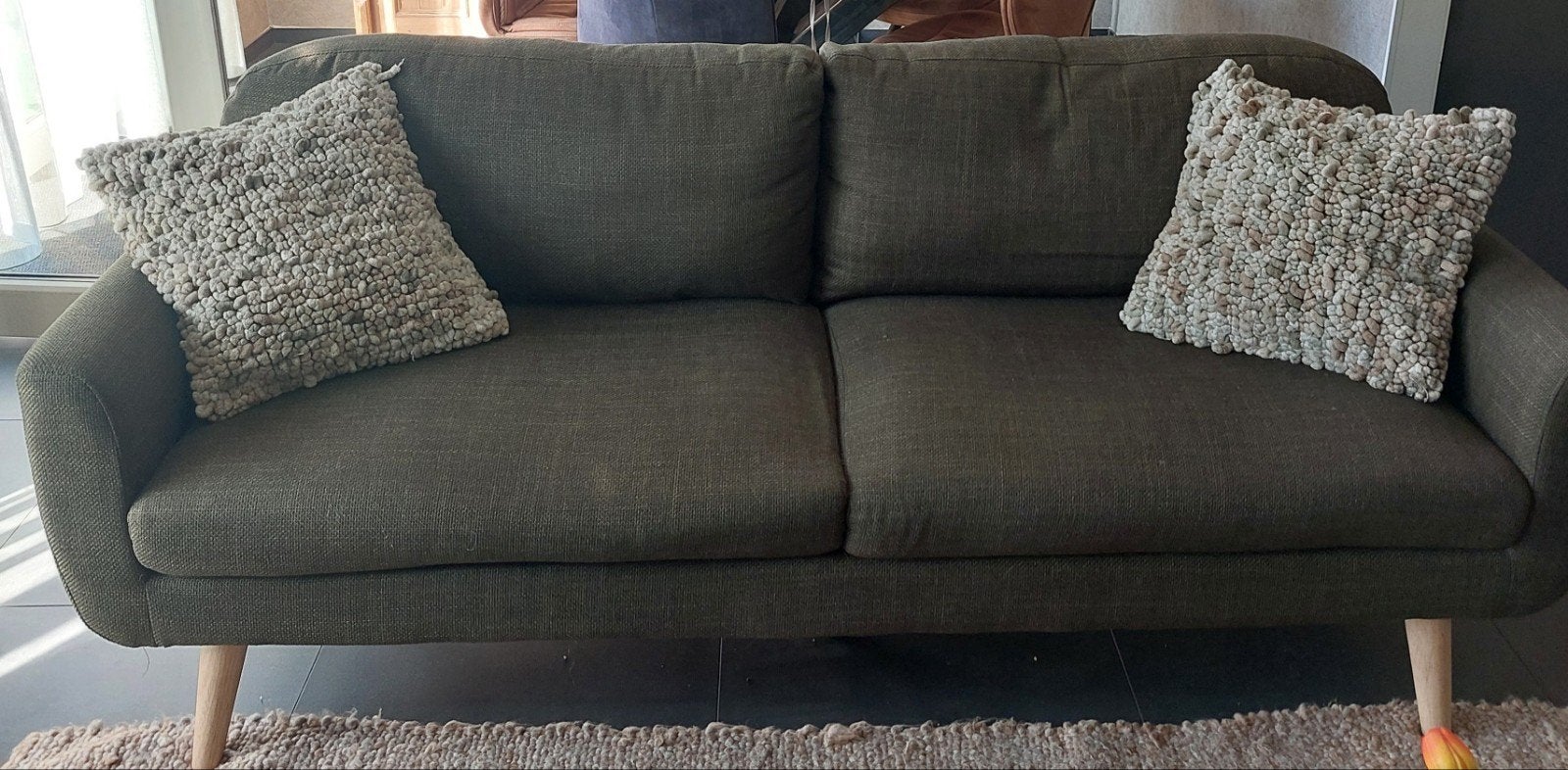 Comfortabele 2-zitsbank met sierkussens - 200 cm, Huis en Inrichting, Ophalen, Minder dan 75 cm, 150 tot 200 cm, Tweepersoons