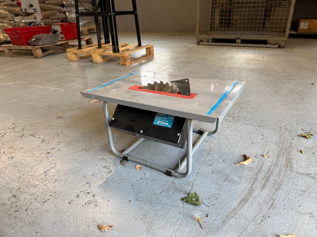 FERM FZB-205-800N Tafelcirkelzaag, Doe-het-zelf en Verbouw, Gereedschap | Zaagmachines, Ophalen, Minder dan 30 mm, Gebruikt, Cirkelzaag