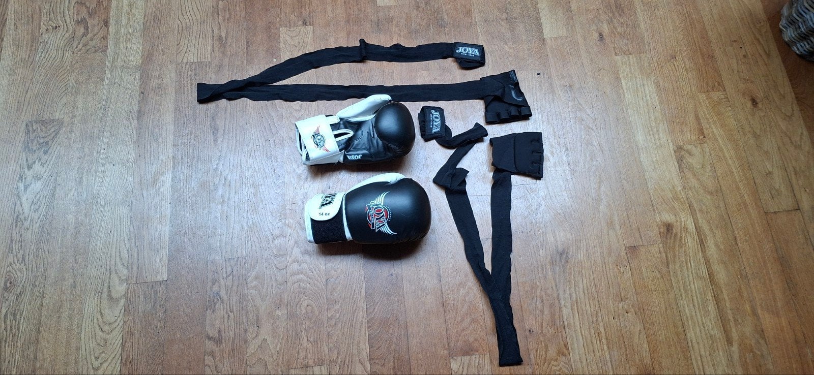 Joya Bokshandschoenen 14 oz en bandages, Ophalen, Gebruikt, Bokshandschoenen
