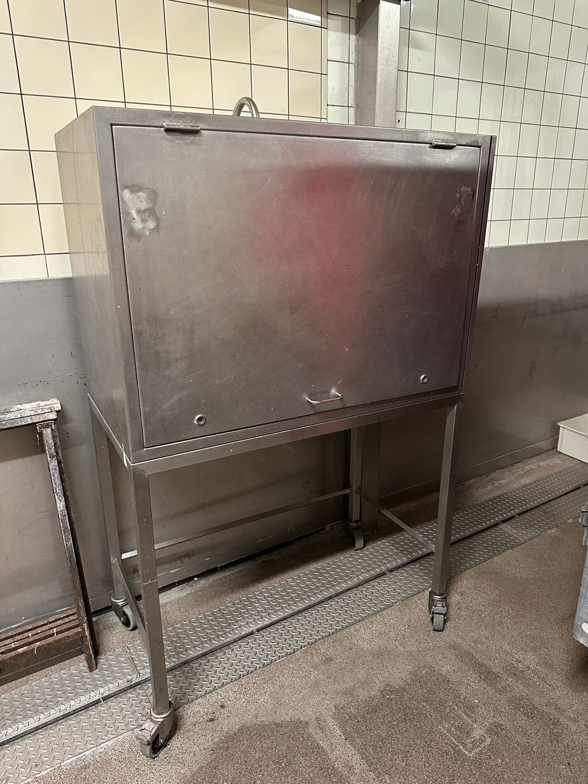 RVS mobiele pc kast met gasveer, Werkplek, Ophalen of Verzenden, Gebruikt, Kast
