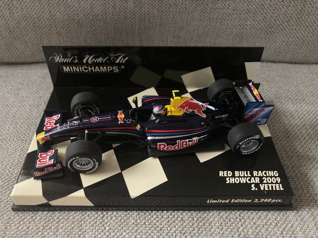 ✅ Sebastian Vettel 1:43 Showcar 2009 Red Bull Racing RB5 F1, Ophalen of Verzenden, Nieuw, Formule 1