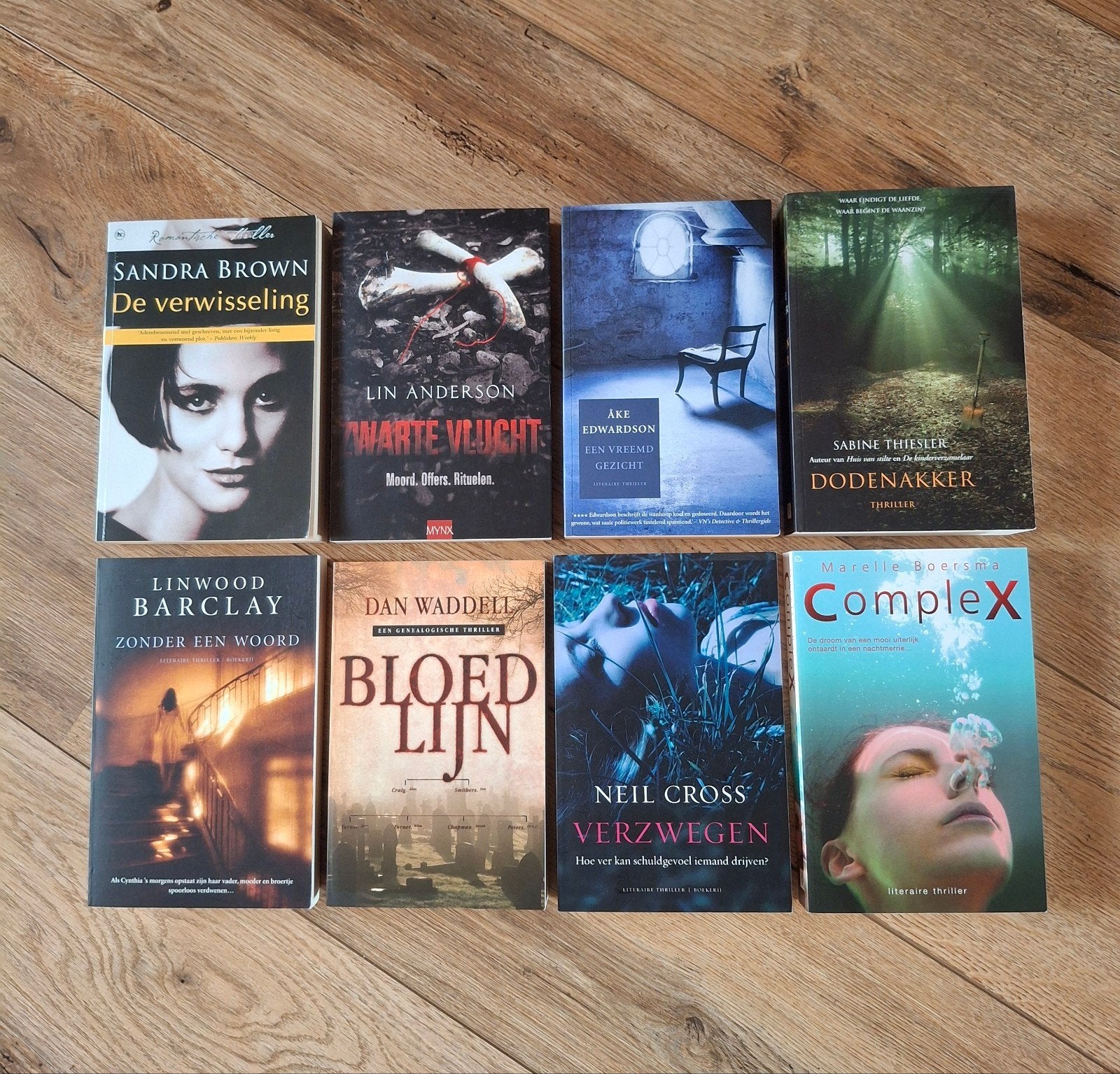 8 spannende thrillers, Verzenden, Zo goed als nieuw