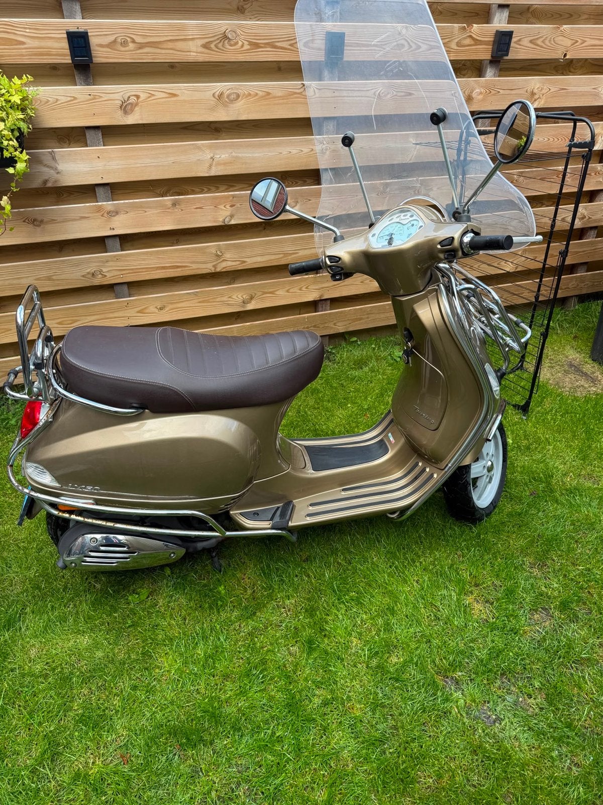 Vespa LX 50 Touring - Zo goed als nieuw, Fietsen en Brommers, Ophalen, Maximaal 45 km/u, Zo goed als nieuw, Benzine