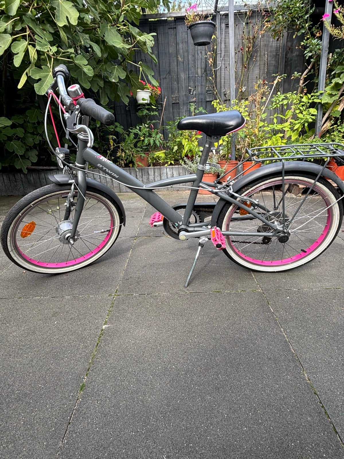 B'Twin kinderfiets 20 inch - Grijs/Roze, Ophalen, Gebruikt, Velgrem, 16 tot 20 inch