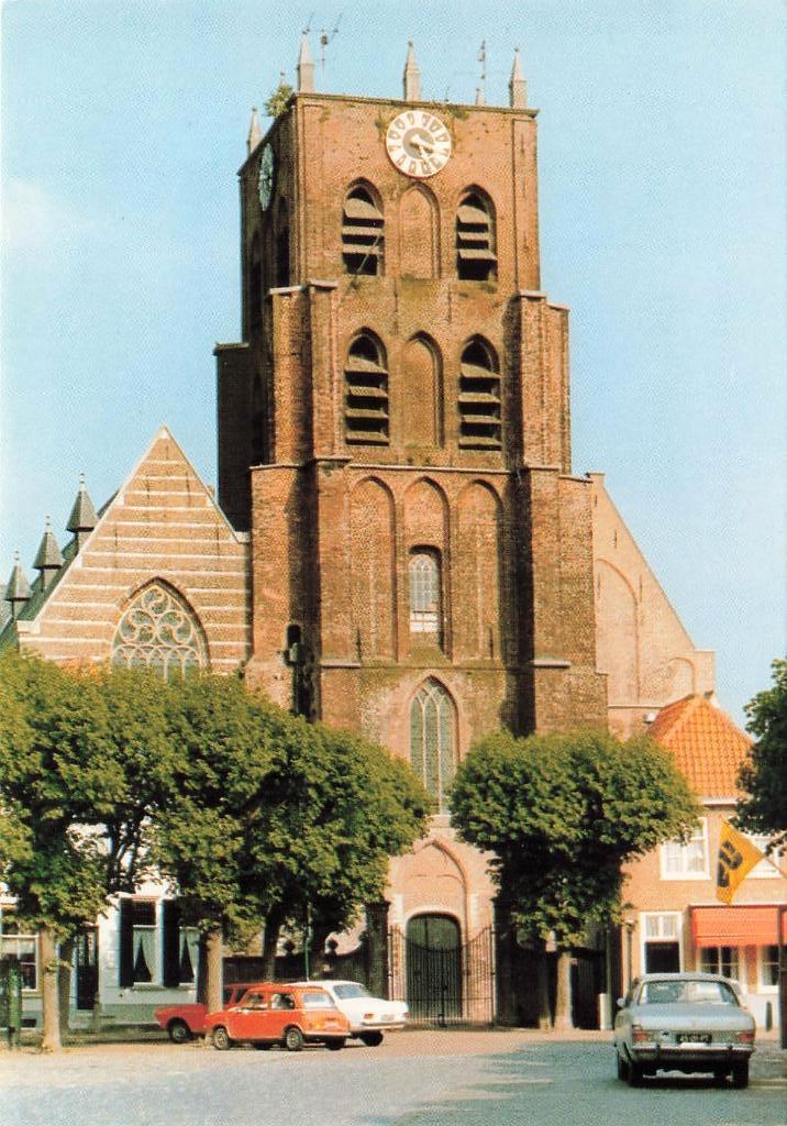 Geertruidenberg, Ned. Herv. Kerk, Verzamelen, Ansichtkaarten | Nederland, Ophalen of Verzenden, 1980 tot heden, Ongelopen, Noord-Brabant