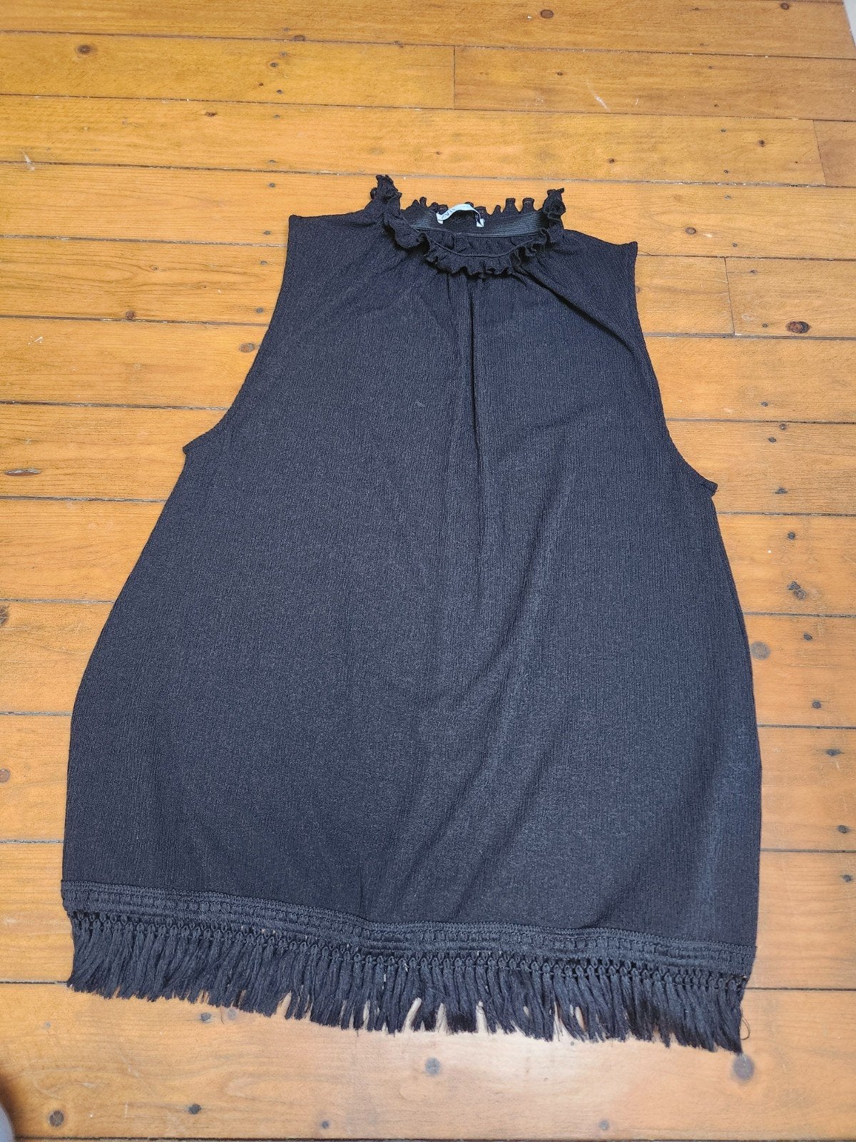 Zwarte Zara top met franjes - Maat M (valt als L), Kleding | Dames, Maat 38/40 (M), Ophalen of Verzenden, Zo goed als nieuw, Zonder mouw