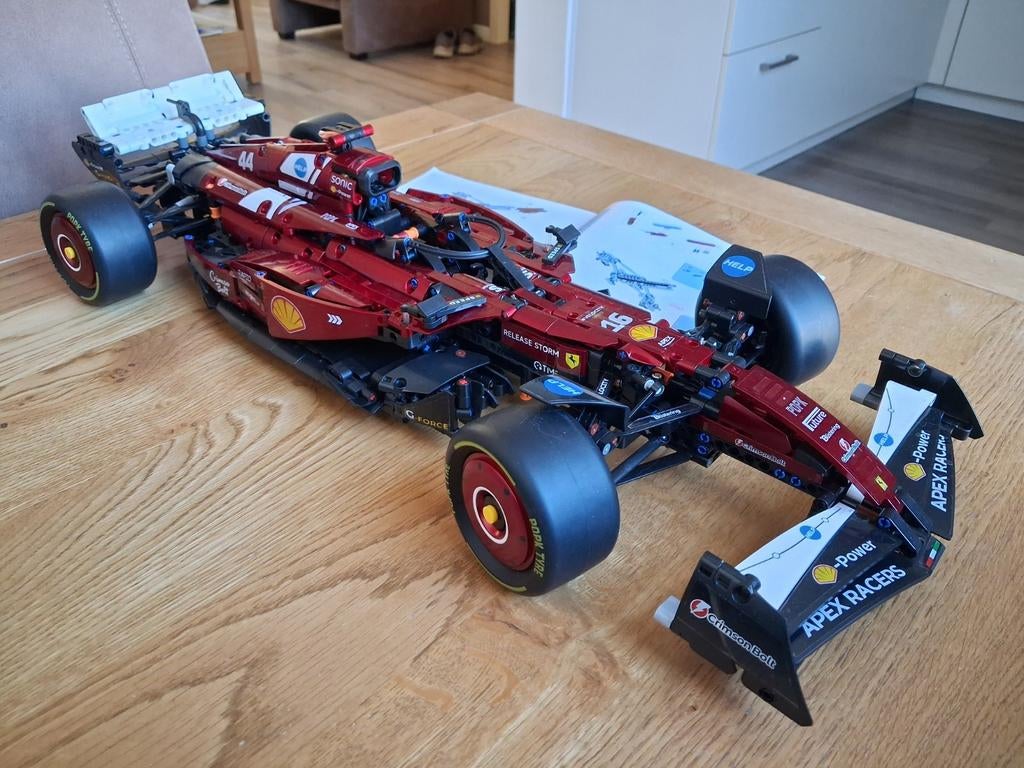 Rode F1 auto, Ophalen, Zo goed als nieuw, Overige schalen