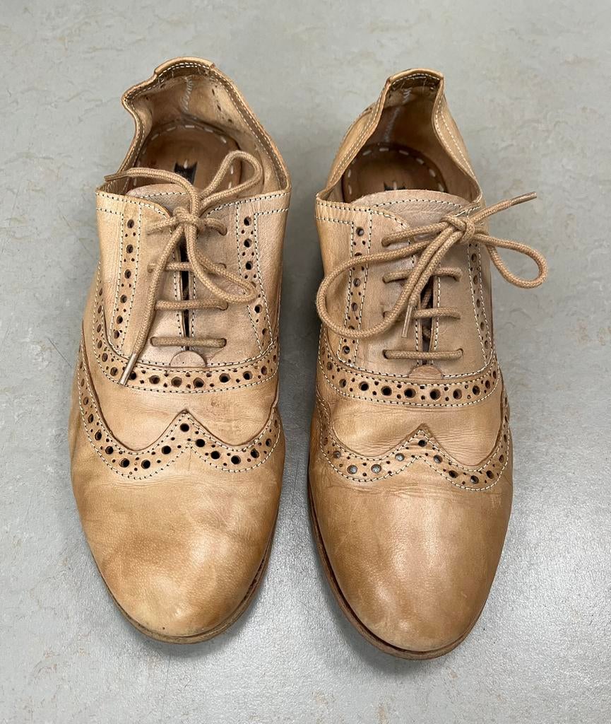 Progetto - Brogues- leren damesschoen met veters mt 38, Schoenen met lage hakken, Beige, Ophalen of Verzenden, Progetto