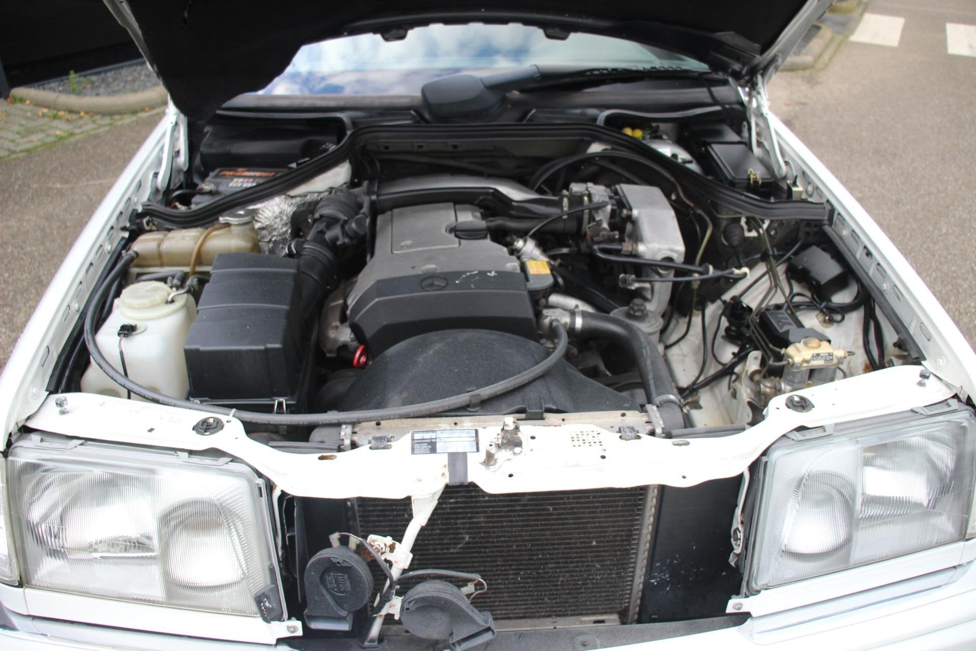 Mercedes-Benz 200-serie 200-500 (W124) 220 CE Automaat, ORIG, foto 11