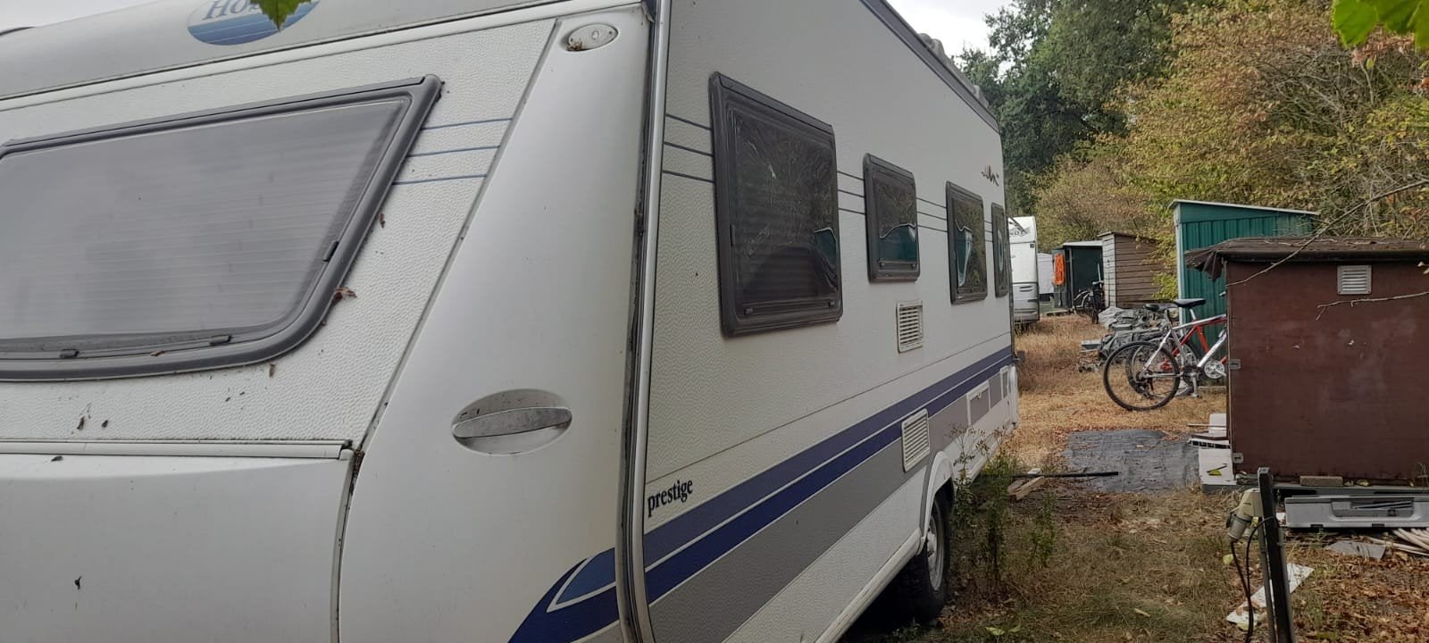 caravan  merk hobby, 2 aparte bedden, Rondzit, Hobby, Kachel