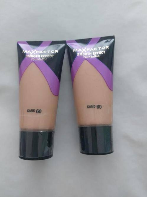 2 nieuwe Max Factor Smooth Effect Foundation (advr 87 ), Overige kleuren, Gehele gezicht, Nieuw, Ophalen of Verzenden