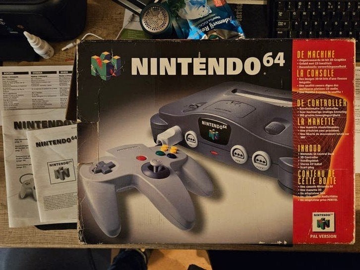 N64 Met 14 games, 4 controllers en Mem pack, Spelcomputers en Games, Spelcomputers | Nintendo 64, Ophalen of Verzenden, Zo goed als nieuw