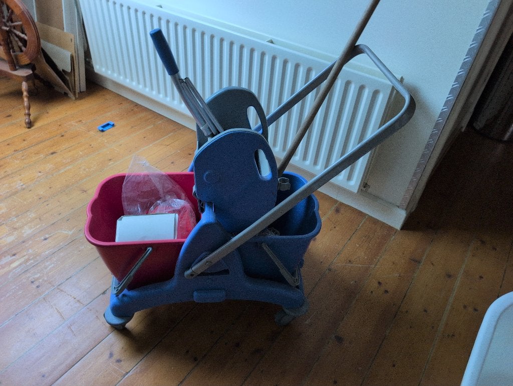 Dubbele emmer om vloer in huis te dweilen, Huis en Inrichting, Ophalen, Dweilemmer, -bak, of -wagen
