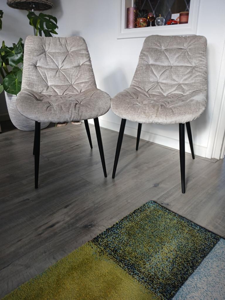 Eetkamerstoelen, 75 m² of meer, Beige, Zo goed als nieuw, Ophalen