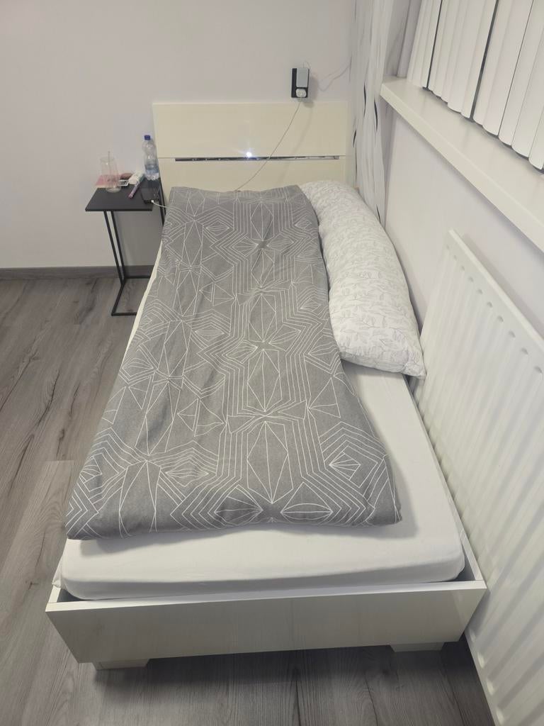 Bed 90x200, Huis en Inrichting, Slaapkamer | Bedden, Ophalen, 90 cm, Eenpersoons, Wit