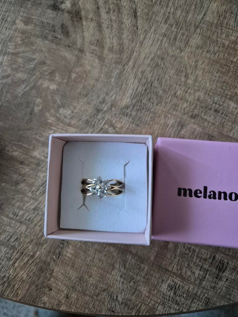 Melano twisted trisha ring, Sieraden, Tassen en Uiterlijk, Ringen, Met kristal, Overige materialen, Ophalen of Verzenden, Zo goed als nieuw