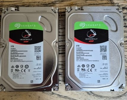 Seagate IronWolf 3TB voor NAS RAID (ST3000VN007) 2 stuks, Intern, Nieuw, Ophalen of Verzenden, Desktop