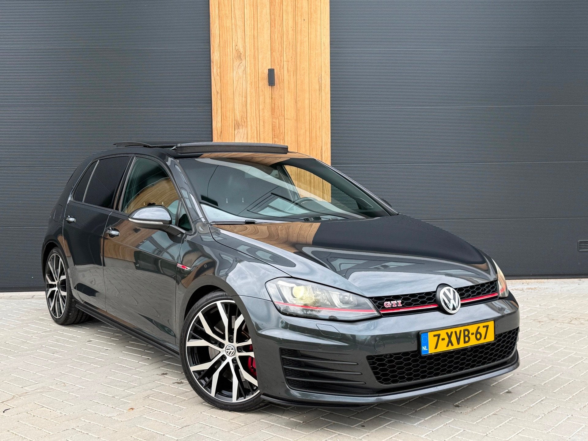 Volkswagen Golf 2.0 TSI GTI Performance PANO|LEER|DYNAUDIO|C, Auto's, Gebruikt, 4 cilinders, 1984 cc, Bedrijf