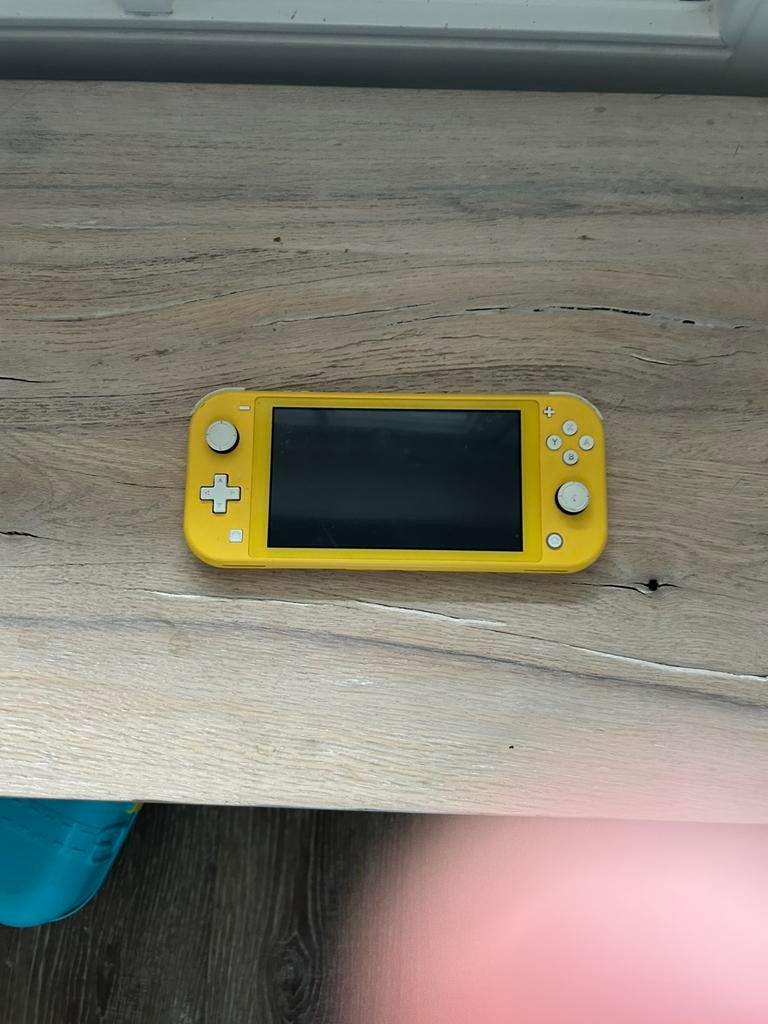 Nintendo switch lite, Spelcomputers en Games, Ophalen, Zo goed als nieuw