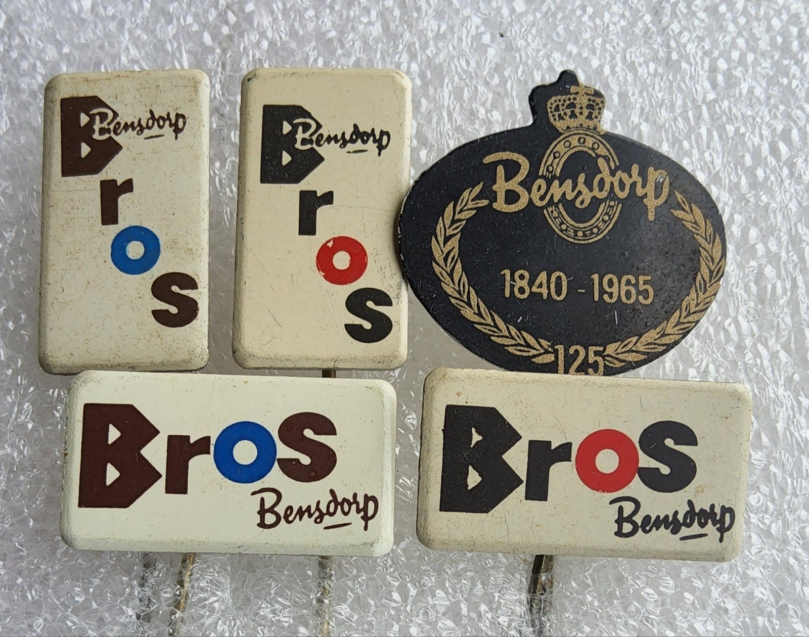 5 Vintage Bensdorp Bros Speldjes - Chocolade Reclame, Ophalen of Verzenden, Gebruikt, Merk, Speldje of Pin