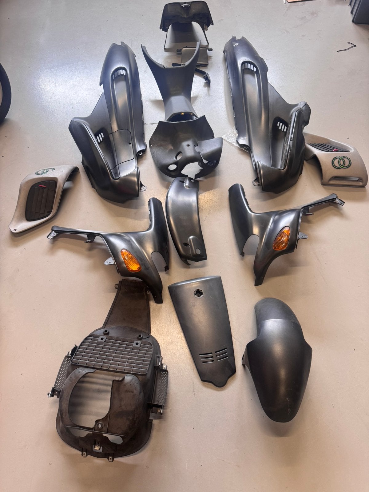 gilera runner kappenset binnen/buiten compleet 50/125/180, Motoren, Tuning en Styling, Ophalen of Verzenden, D, D, D