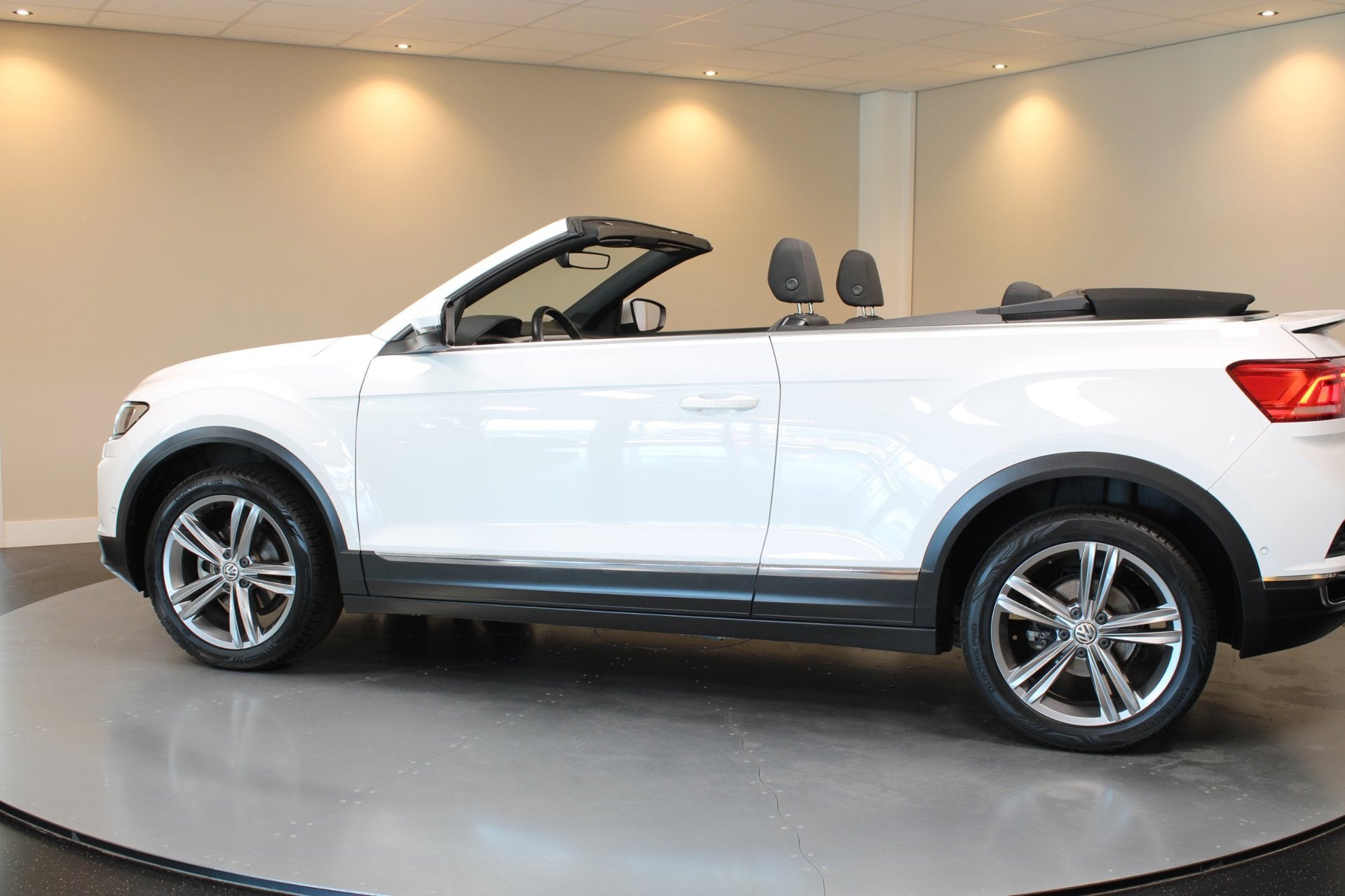 Volkswagen T-Roc Cabrio 1.5 TSI Style *50.000Km!* Dealer OH|, Auto's, Volkswagen, Euro 6, 4 cilinders, Wit, 750 kg