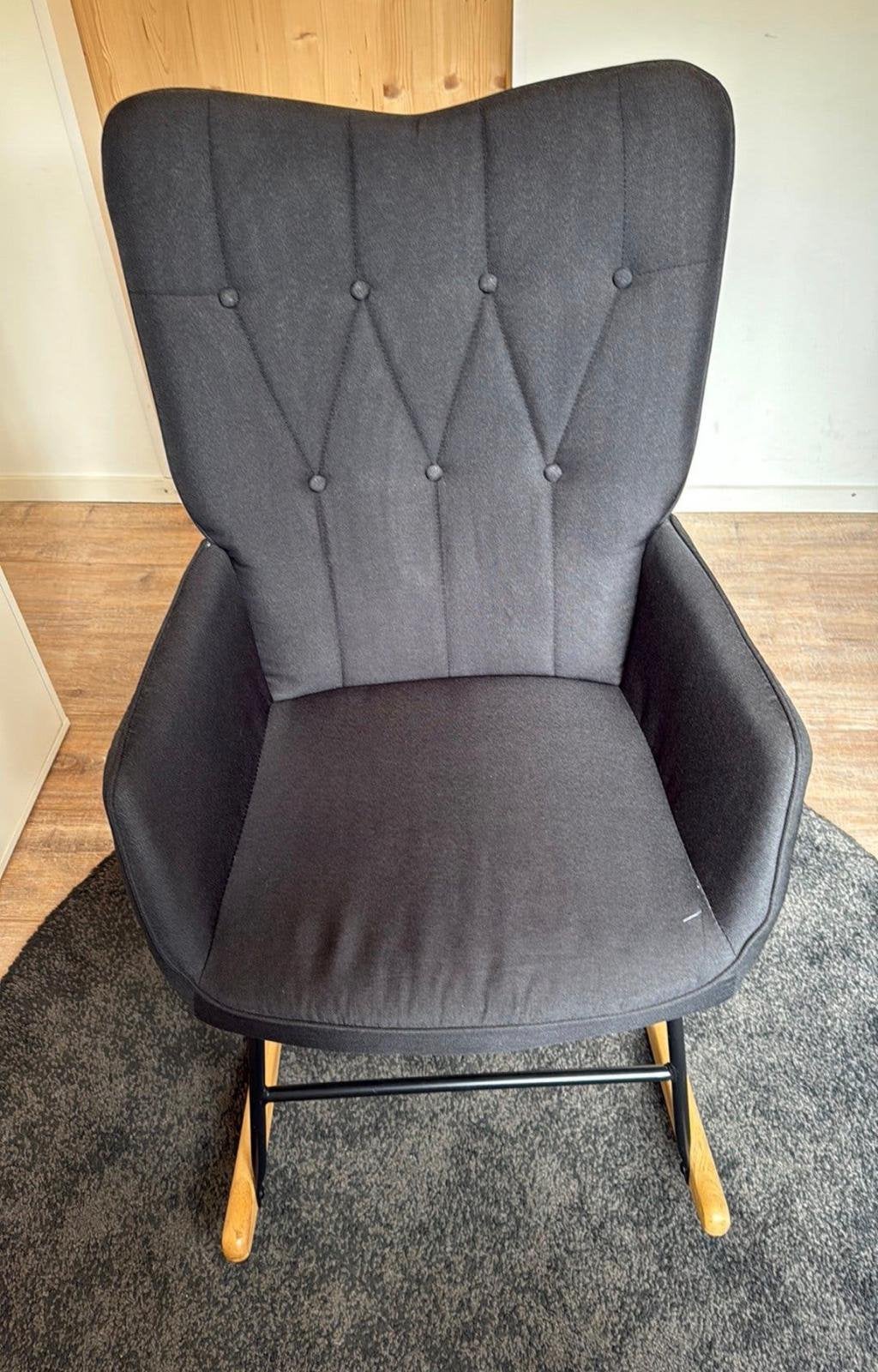 Comfortabele zwarte schommelstoel. Zo goed als nieuw!, Ophalen, Minder dan 75 cm, Zo goed als nieuw, Stof